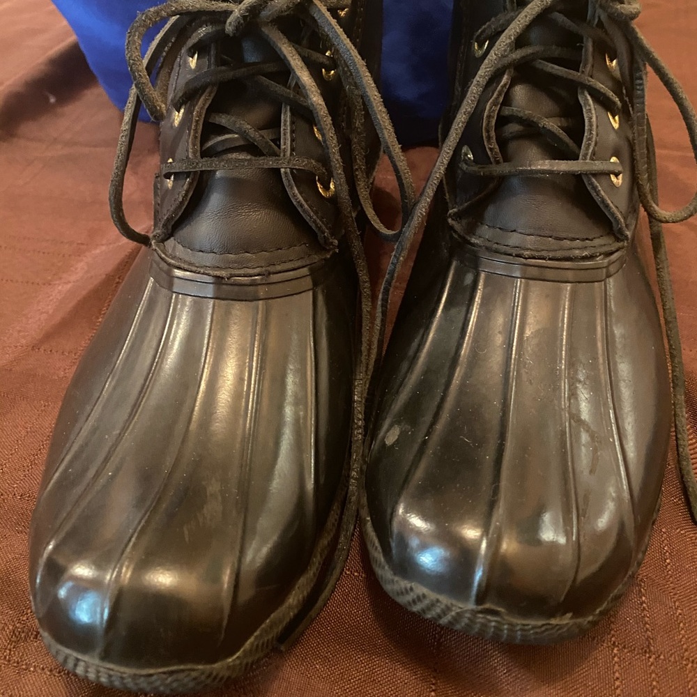 Sperry booties